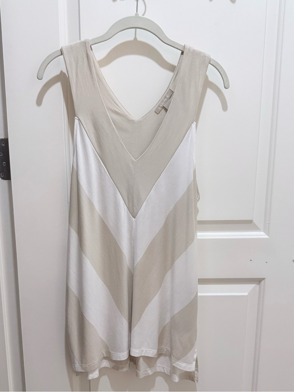 Banana Republic Beige and White Chevron V-Neck Tank